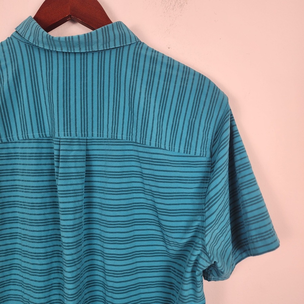 Cotopaxi Blue Striped Button Front Short Sleeve Shirt Men's Size Large - Picture 4 of 6